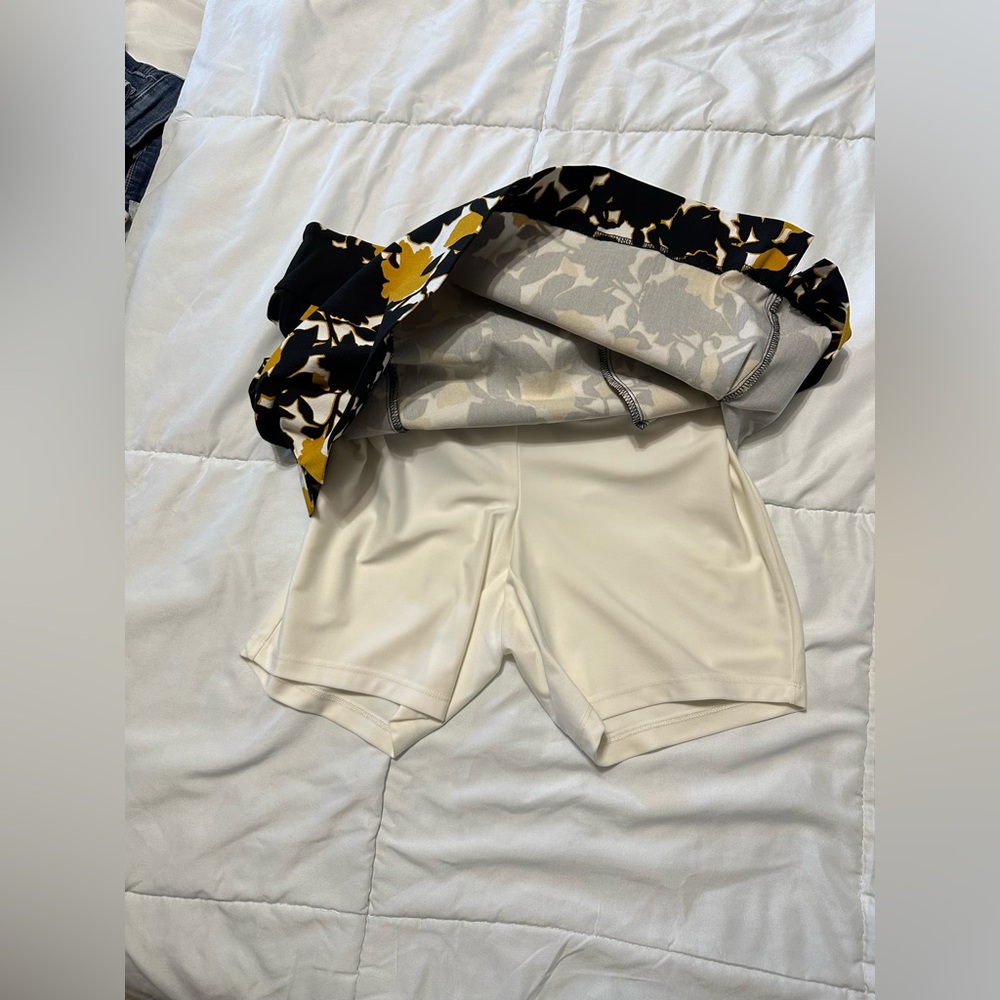 Peck&Peck Women's Floral Athletic Skort Black Yellow Built-in Shorts Size 8 - Picture 7 of 9